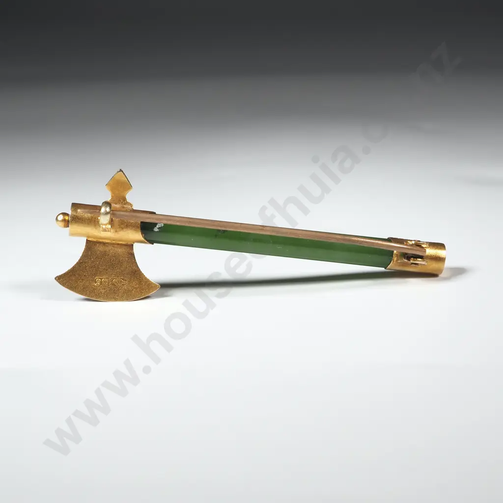 Colonial New Zealand Greenstone & 9ct Gold Axe Brooch Image 1++