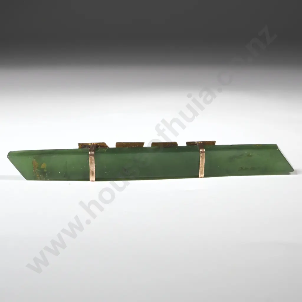 9ct Gold & Greenstone "Ake Ake" Brooch - Missing Fittings Image 1++