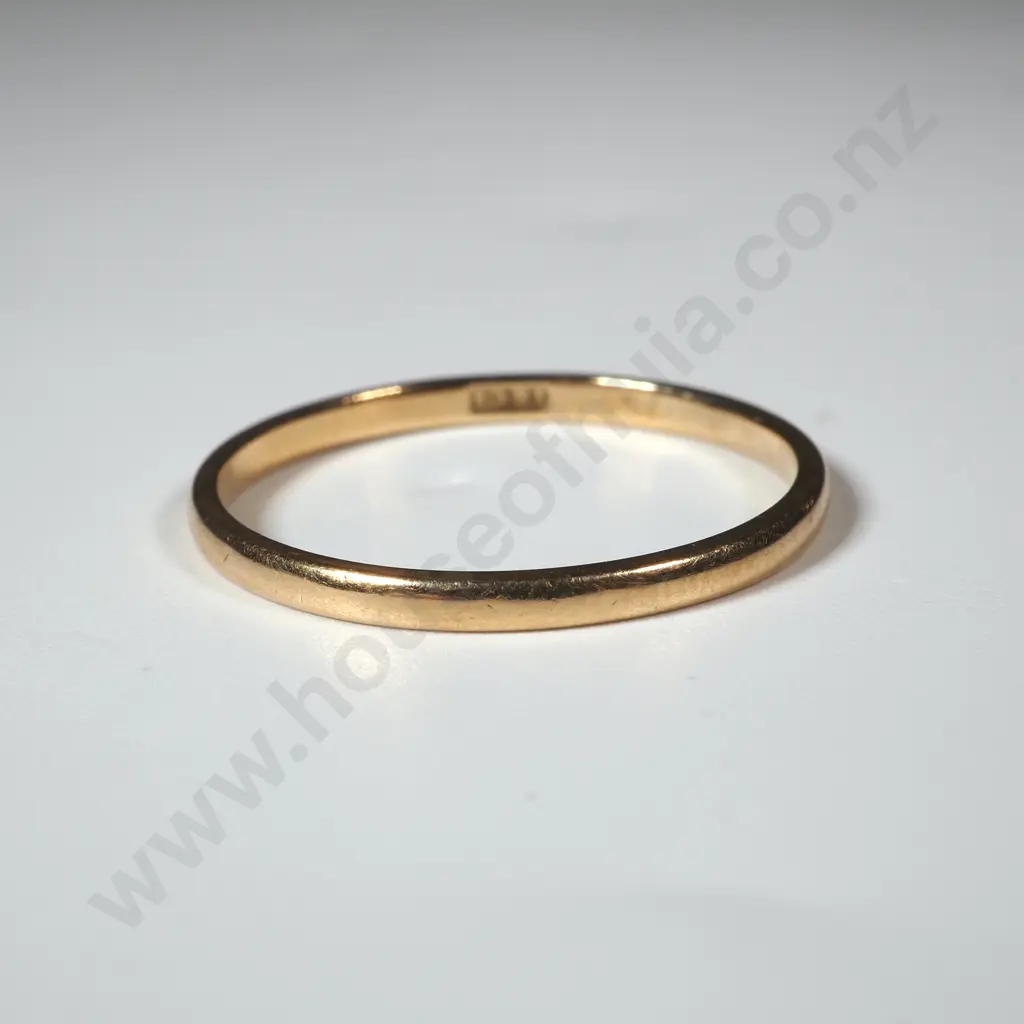 Antique 18ct Gold Wedding Band Image 1++