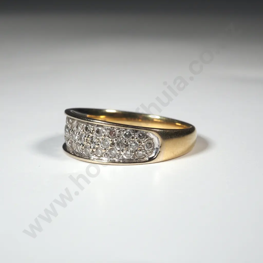 18ct Sparkly Diamond Ring Image 1++