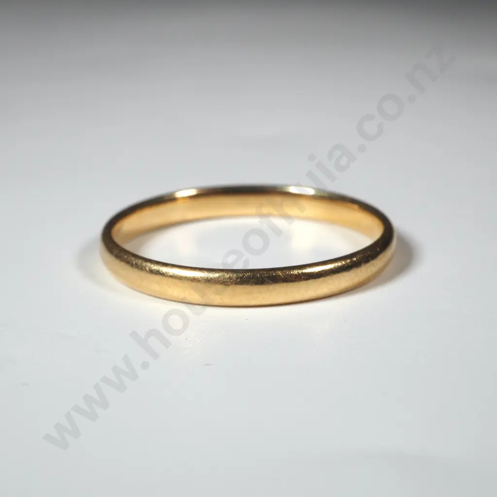 Antique 18ct Gold Wedding Band Image 1++