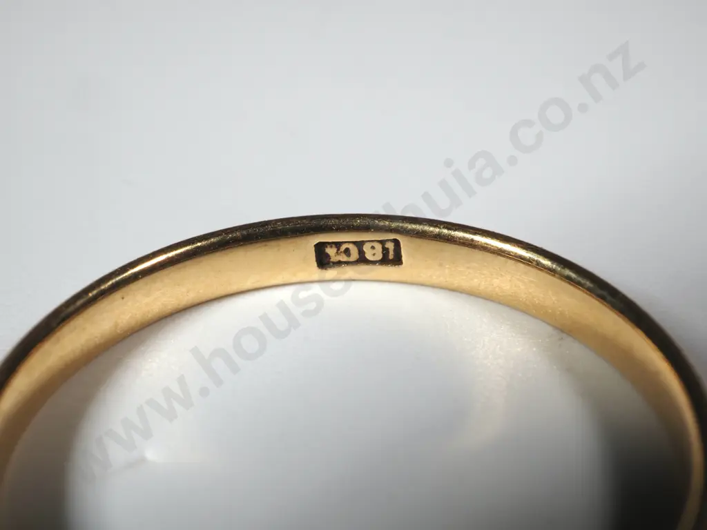 Antique 18ct Gold Wedding Band Image 1++