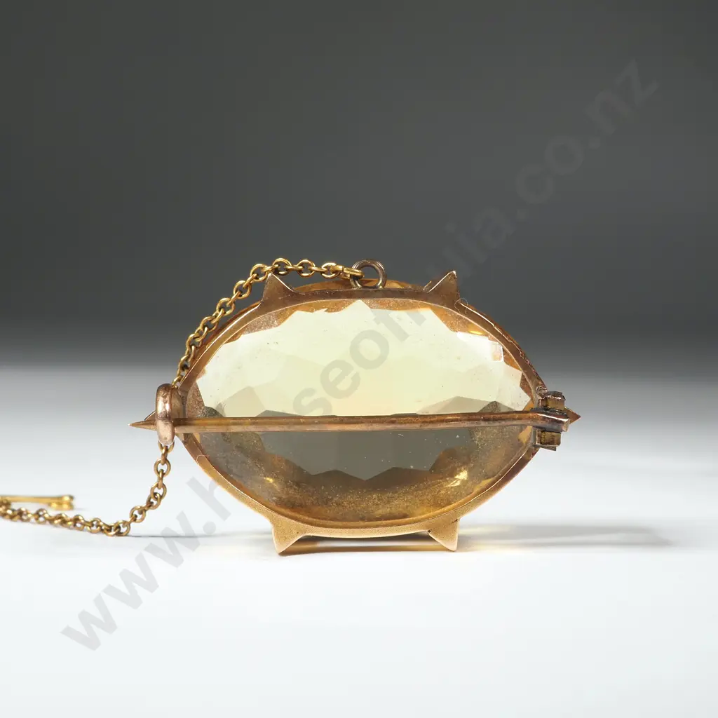 Large Yellow Citrine Brooch in 9ct Gold Mount w Safety Chain. Image 1++