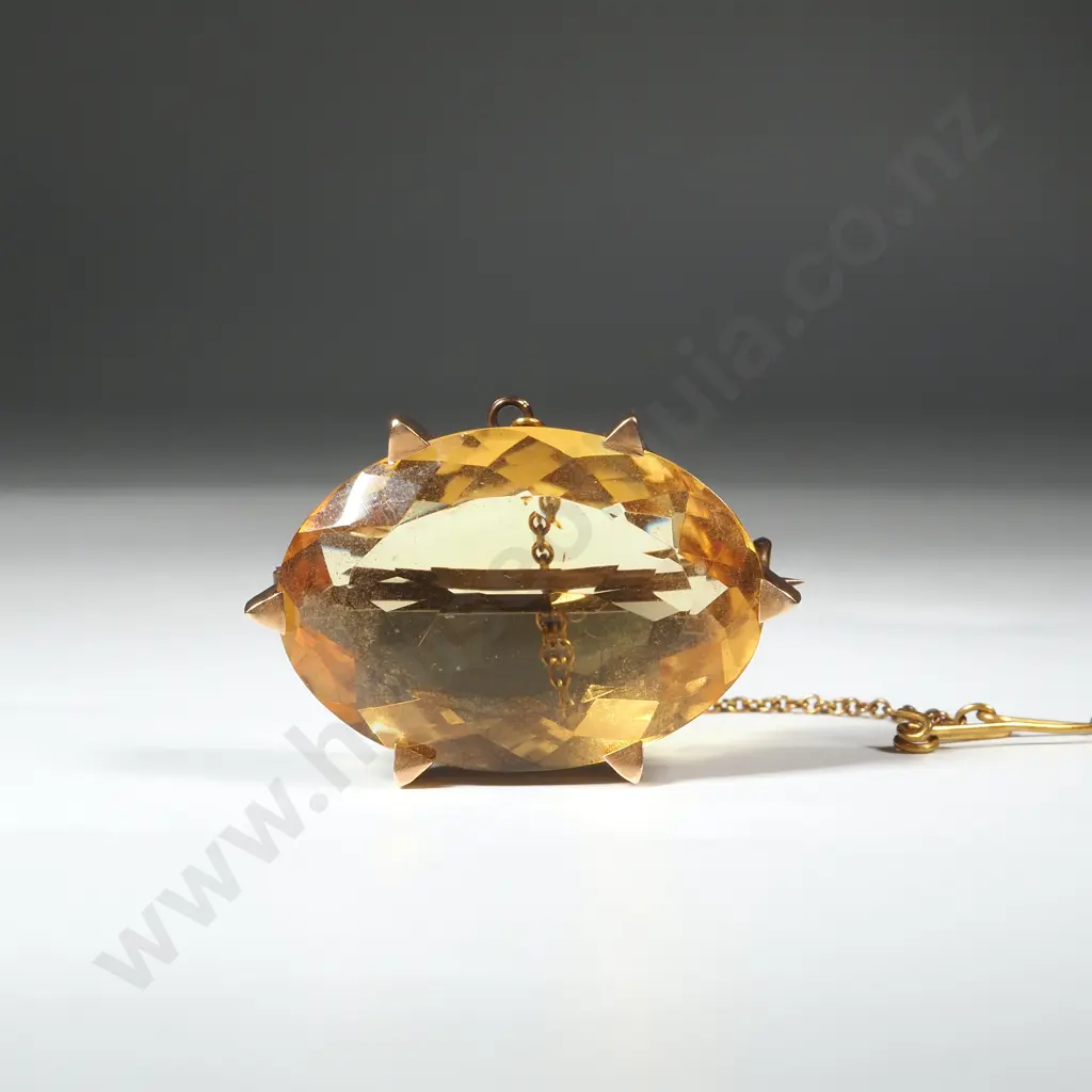 Large Yellow Citrine Brooch in 9ct Gold Mount w Safety Chain. Image 1++