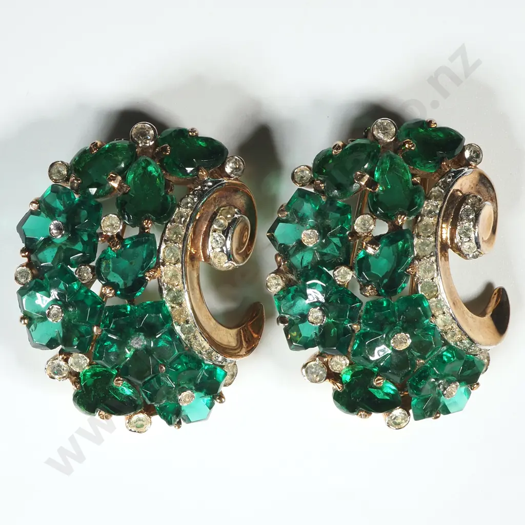 Pair of Costume Duchess of Windsor Style Green Gem Brooches Image 1++
