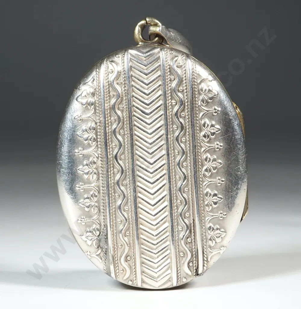 Edwardian Style Oval Locket. Possibly with Sterling Front & Back Image 1++