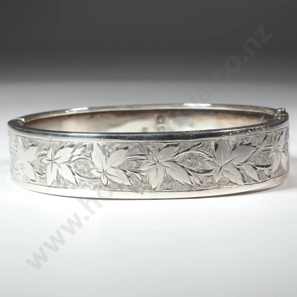 Sterling Silver Hallmarked Hinged Bangle Image 1++