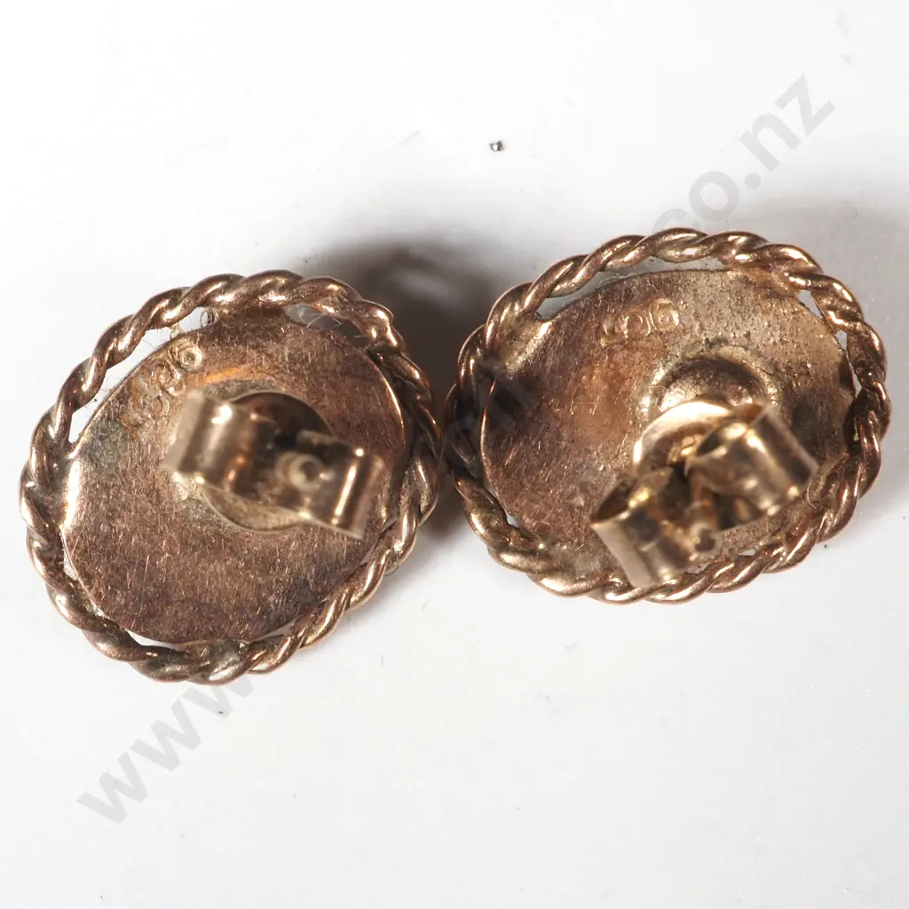 9ct Gold Cameo Earrings Image 1++