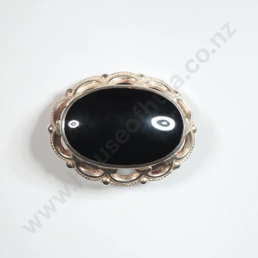Sterling Silver Pendant w Black Centre. Image 1++