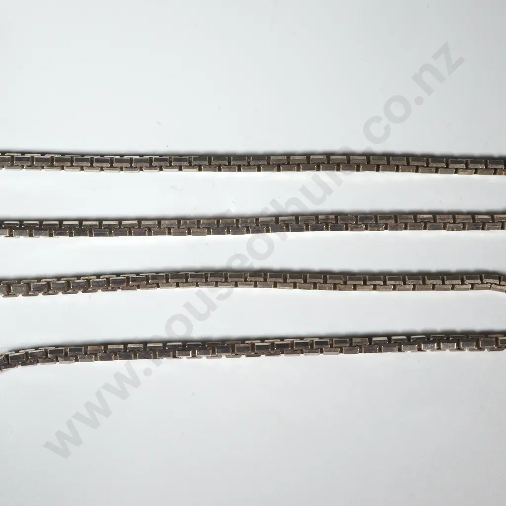 Sterling Silver Italian Box Link Chain. Image 1++