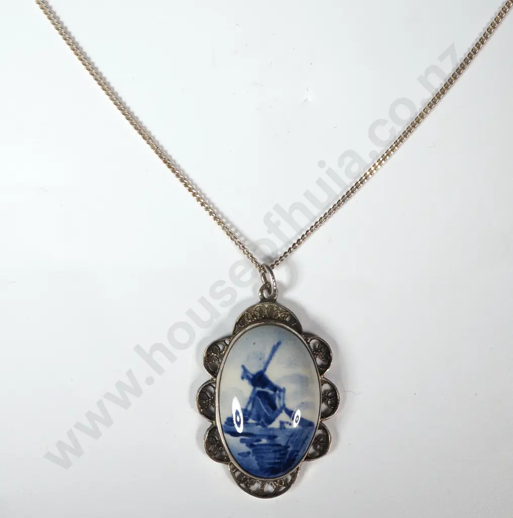 Sterling Silver Necklace w Delft Pendant. Image 1++
