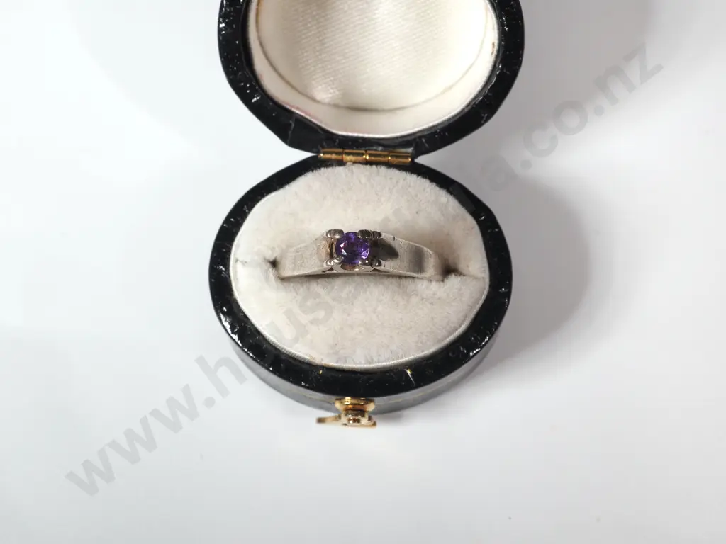 Sterling Silver Ring w Mauve Gem. Image 1++