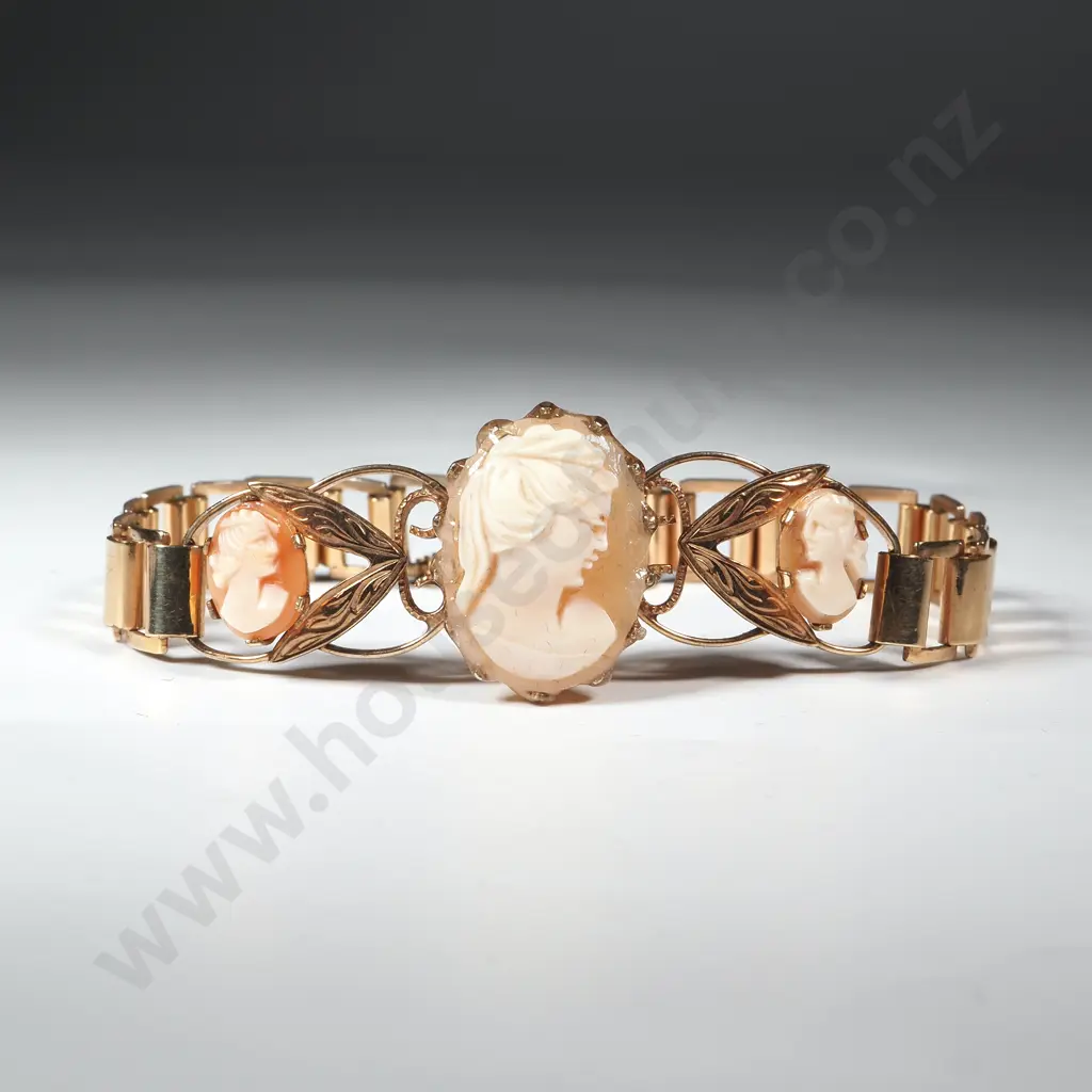 Rolled Gold Cameo Bracelet. Image 1++