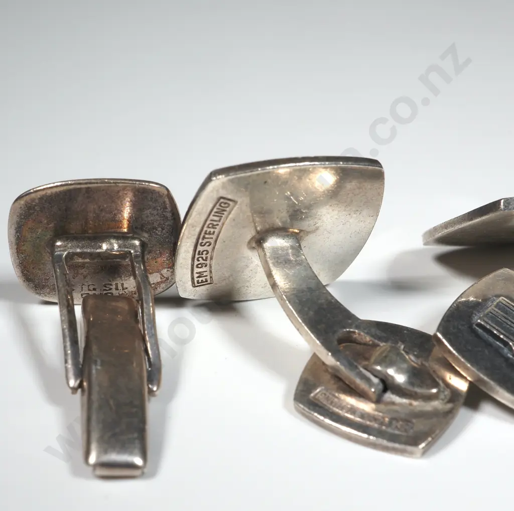 Pair of Silver Modernist Cufflinks & a Pair of Silver Engraved Cufflinks  Image 1++