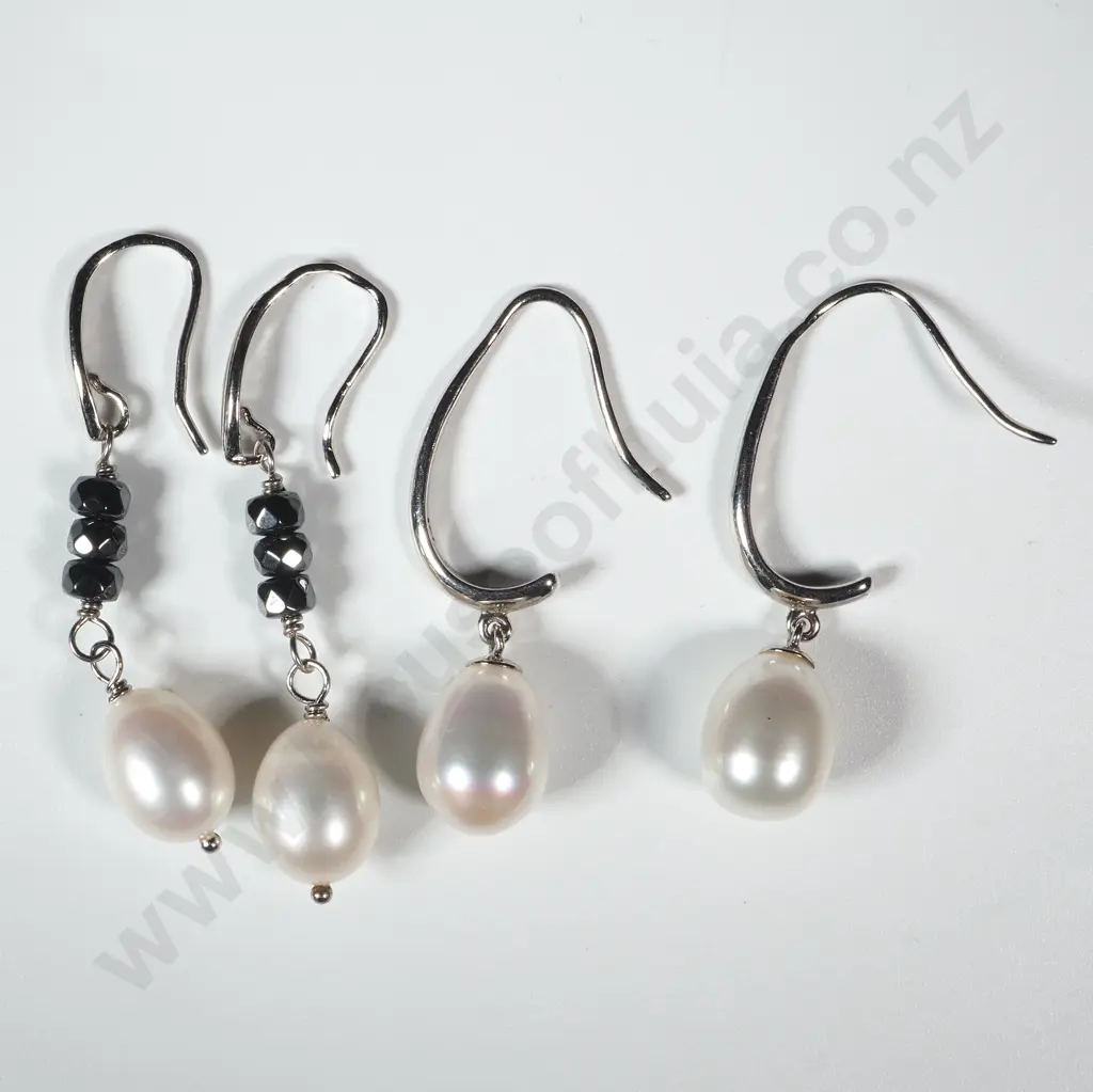 Two Pairs of Sterling Silver & Pearl Earrings Image 1++