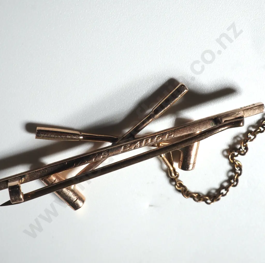 9ct Gold Polo Club Brooch Image 1++