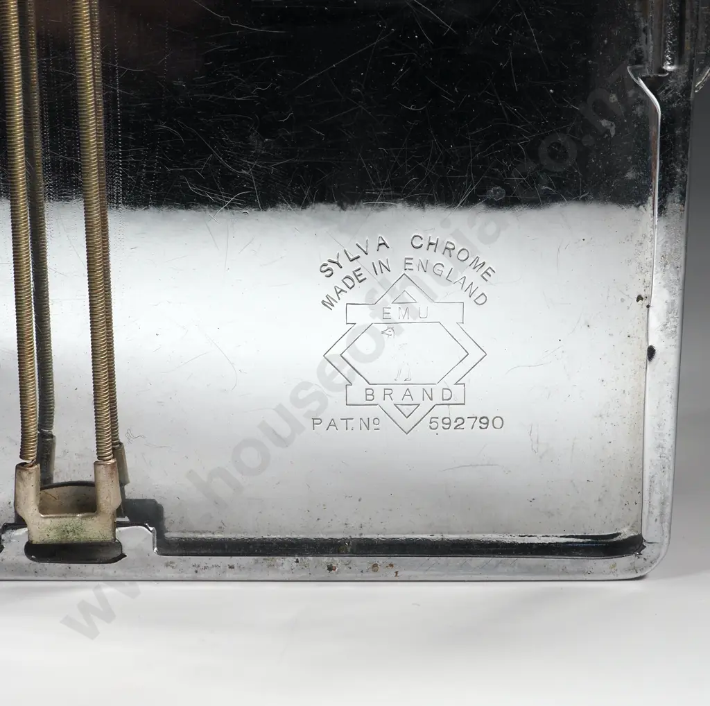 Vintage English Metal Cigerette Case Image 1++