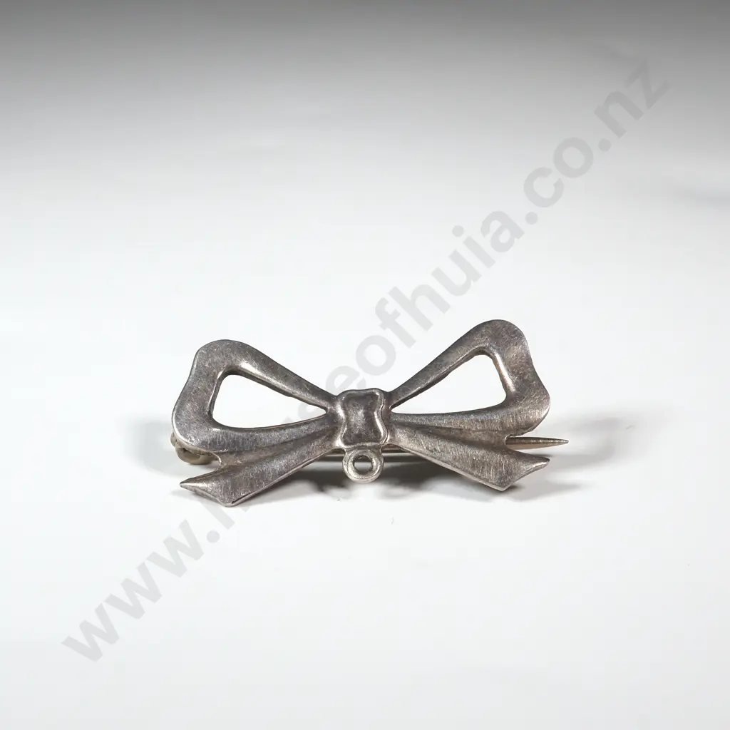 Sterling Silver Bow Shaped Brooch Image 1++