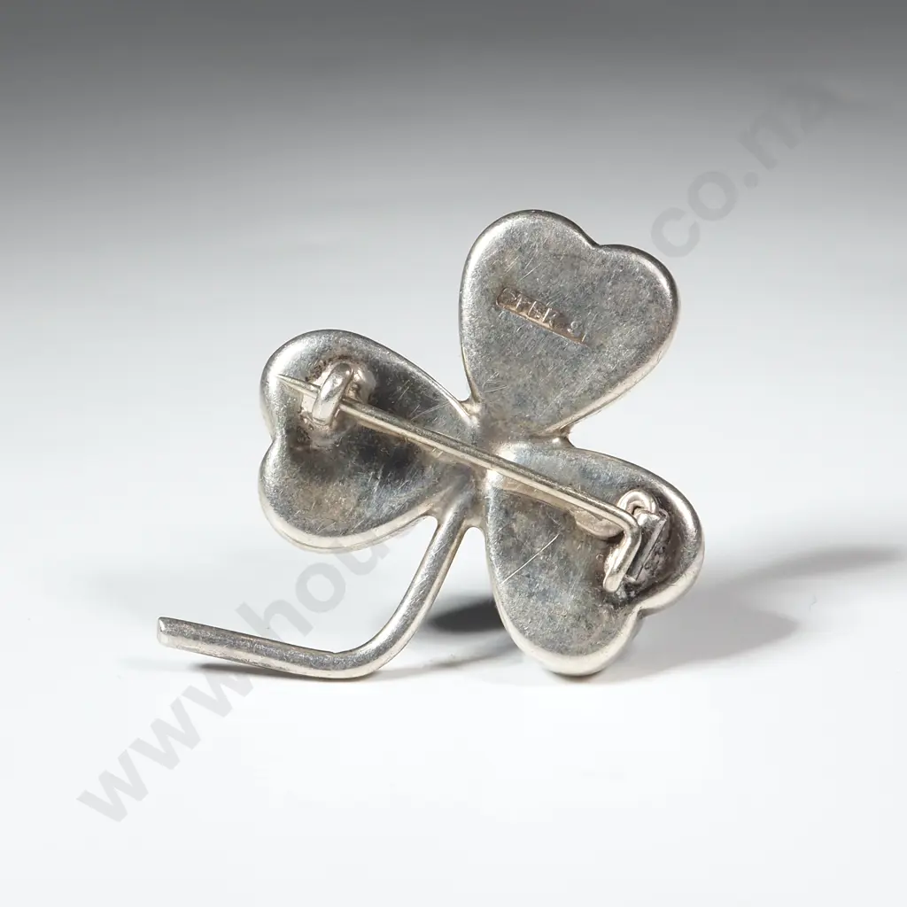 Paua Shell Shamrock Brooch Image 1++