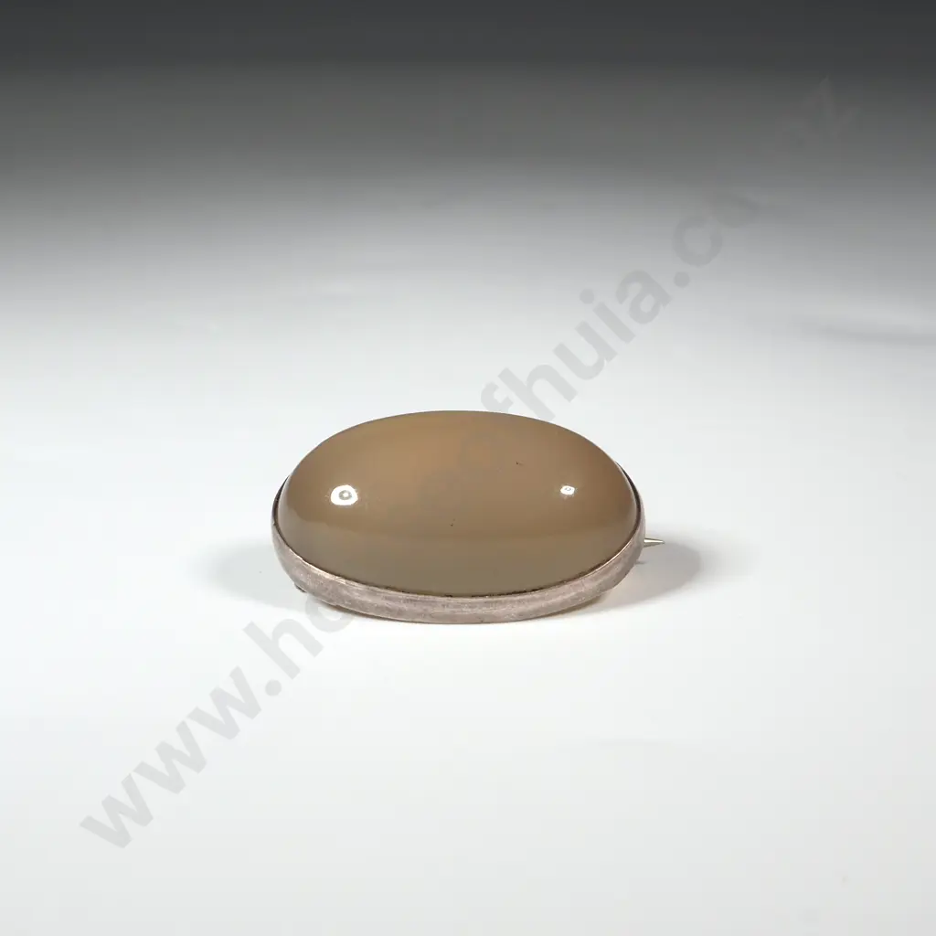 Oval Agate Brooch With Sterling Silver Mount Image 1++