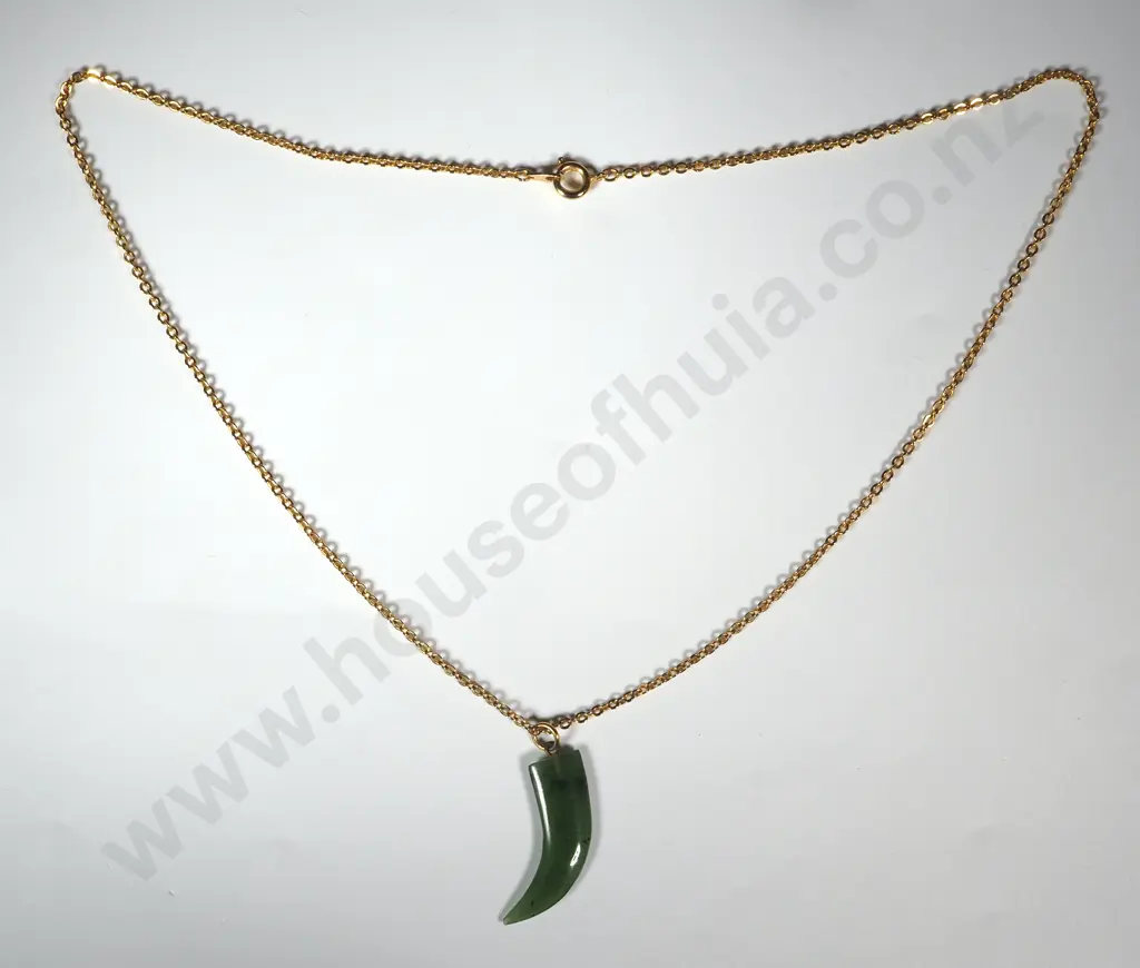 Small Greenstone Pendant w Gold Coloured Chain. Image 1++