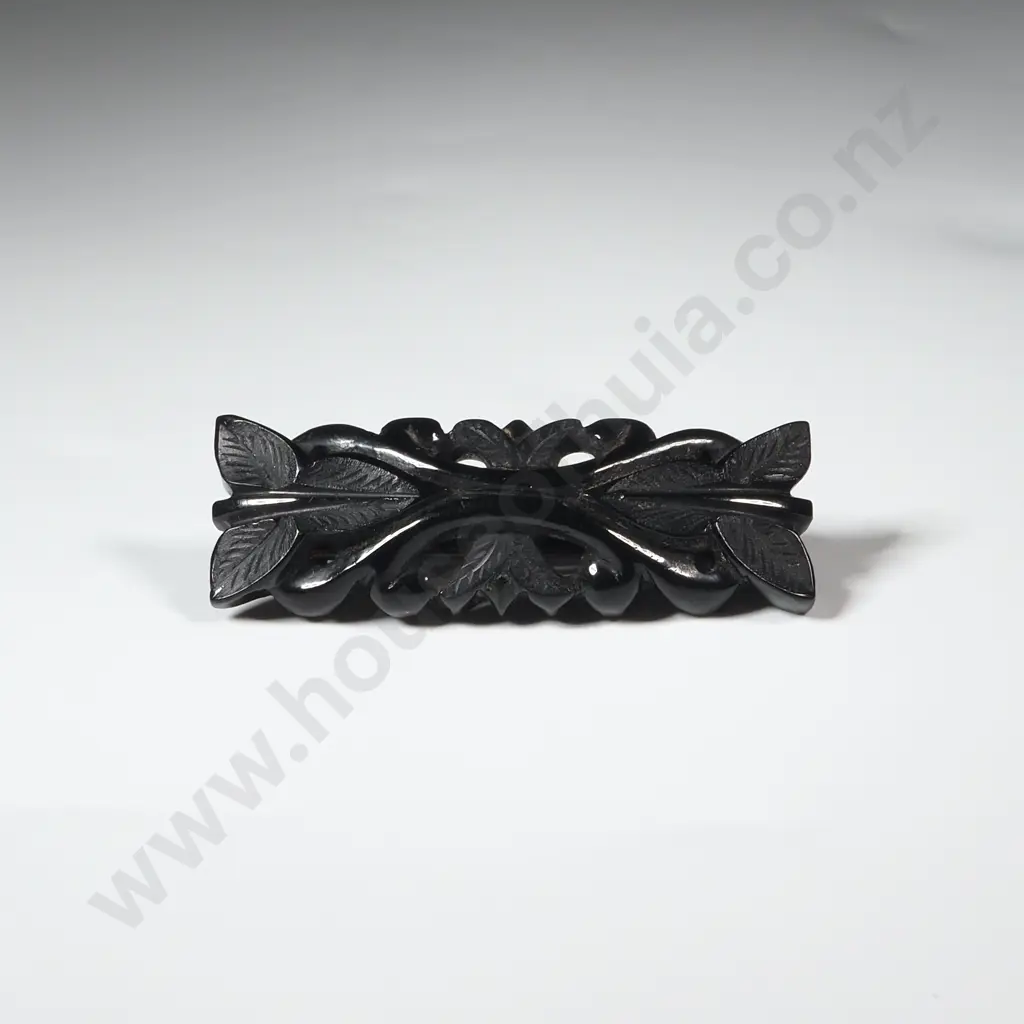 Victorian Jet Bar Brooch Image 1++