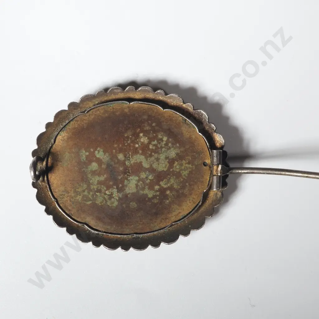 A Brooch Inlaid w Flowers & Leaves on Black Ground in a Silver Coloured Mount. Image 1++