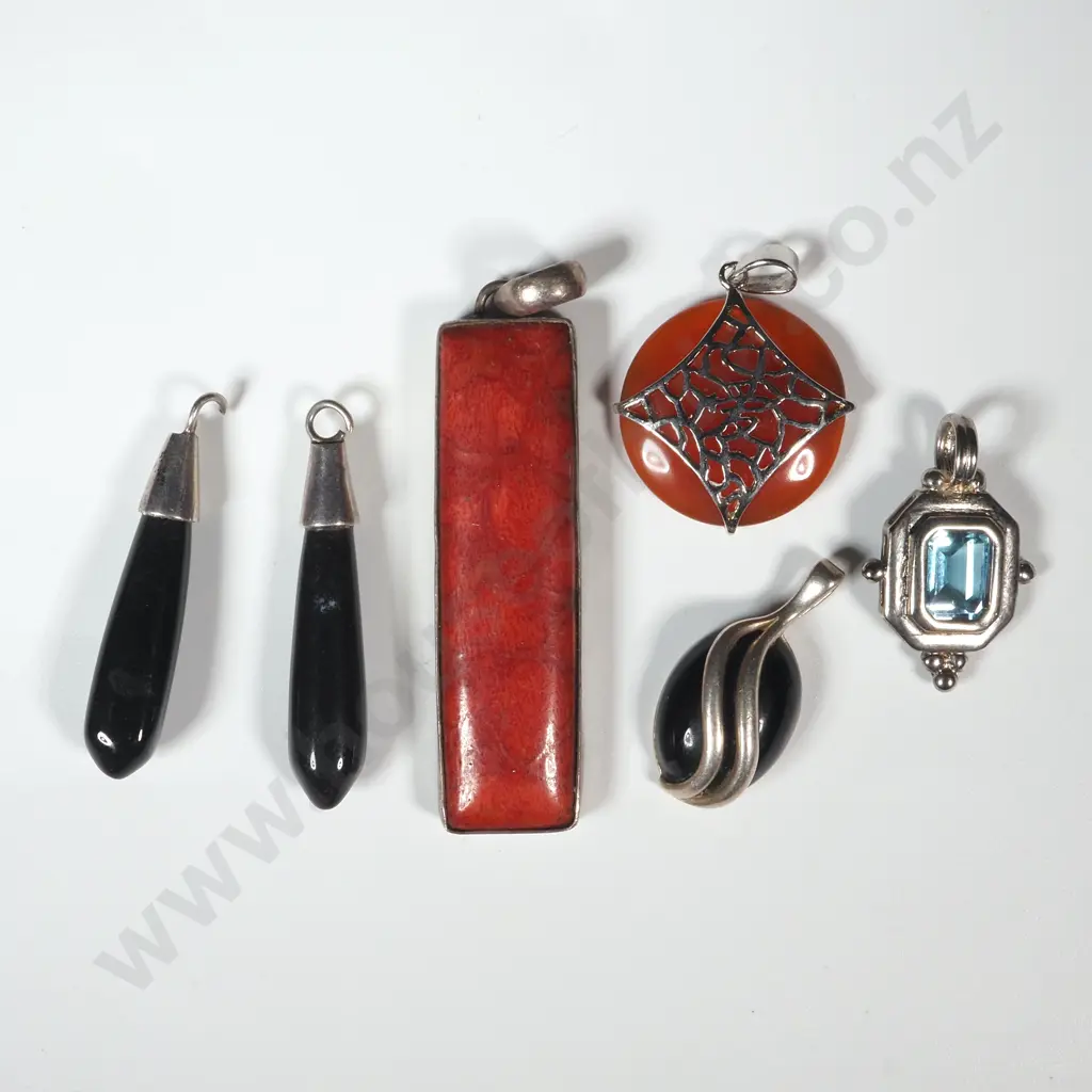 Collection of Sterling Silver Items Including Black Drop Earrings (AF) & Four Pendants with Various Coloured Stones Image 1++