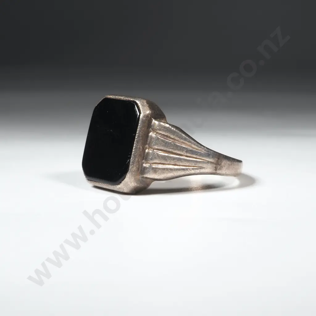 Sterling Silver & Onyx Gents Ring Image 1++