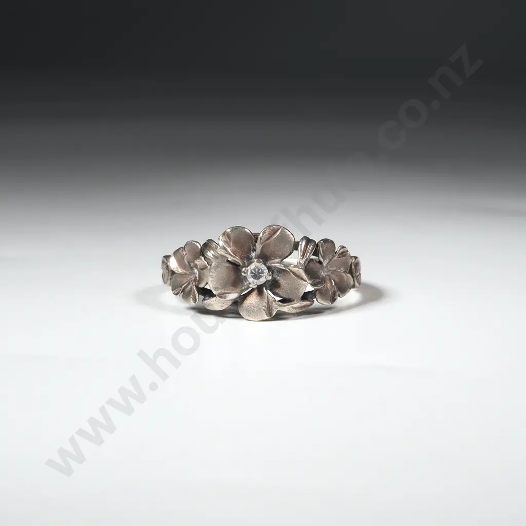 Sterling Silver Open Work Ring w Central White Stone Image 1++