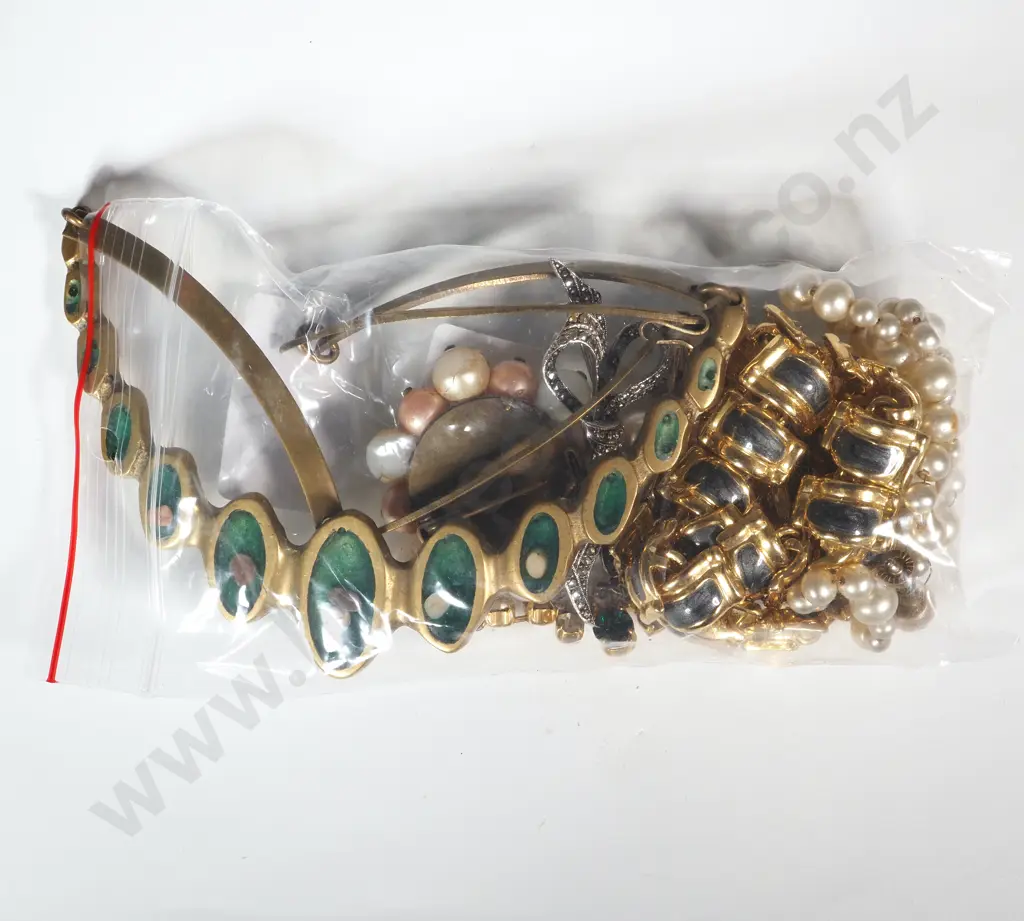 Assorted Costume Jewellery Image 1++