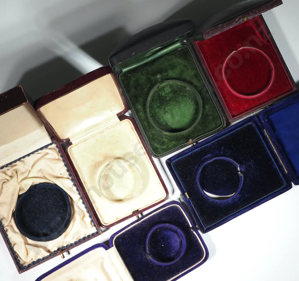 Bag Containing a Collection of Vintage & Antique Pocket Watch Cases Image 1++