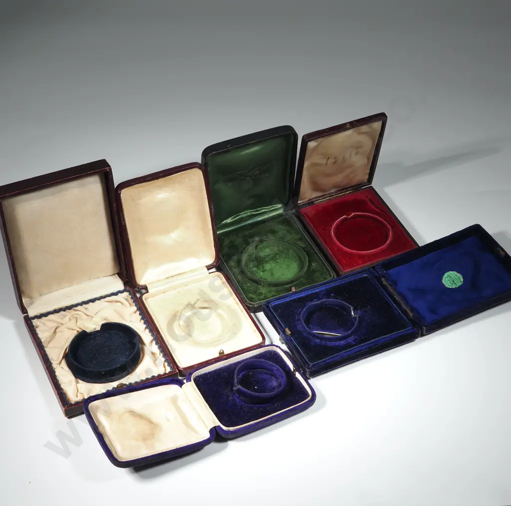 Bag Containing a Collection of Vintage & Antique Pocket Watch Cases Image 1++