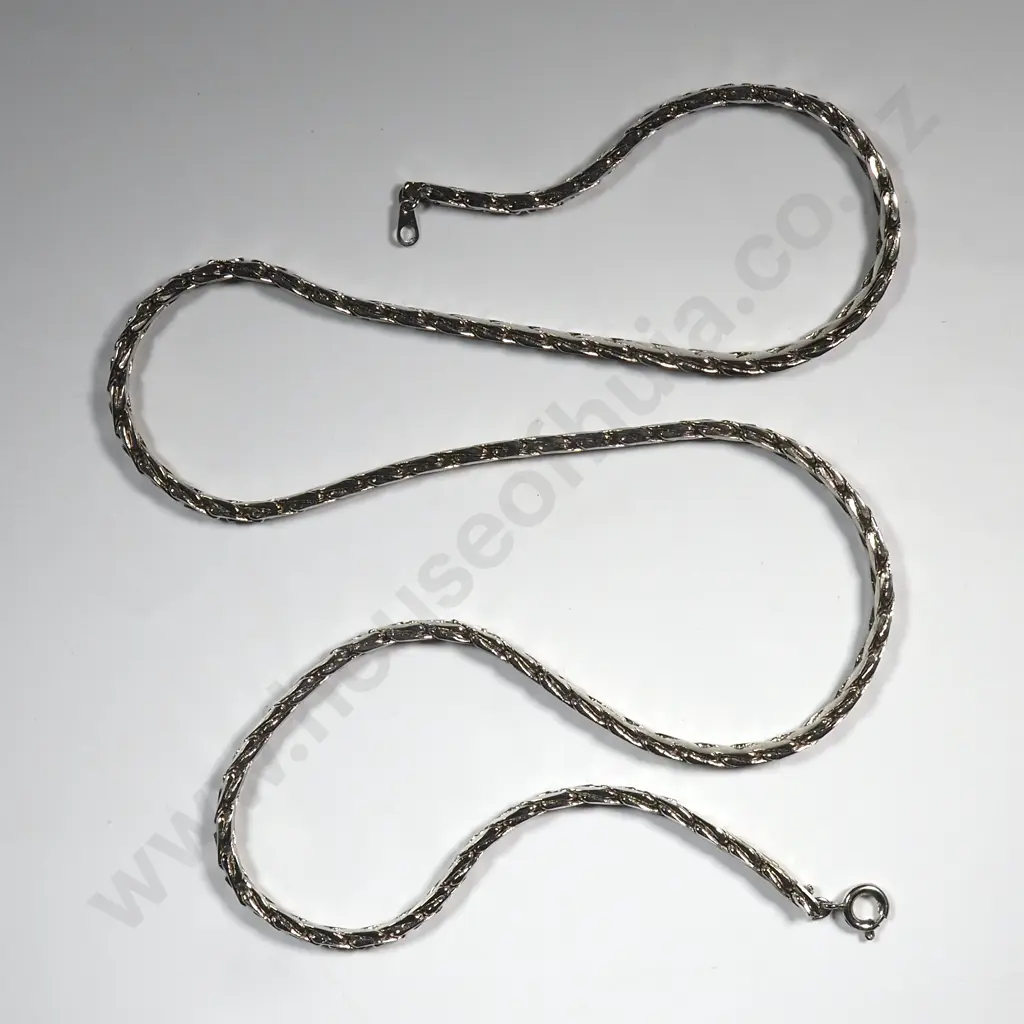 Silver Coloured Chain. Image 1++