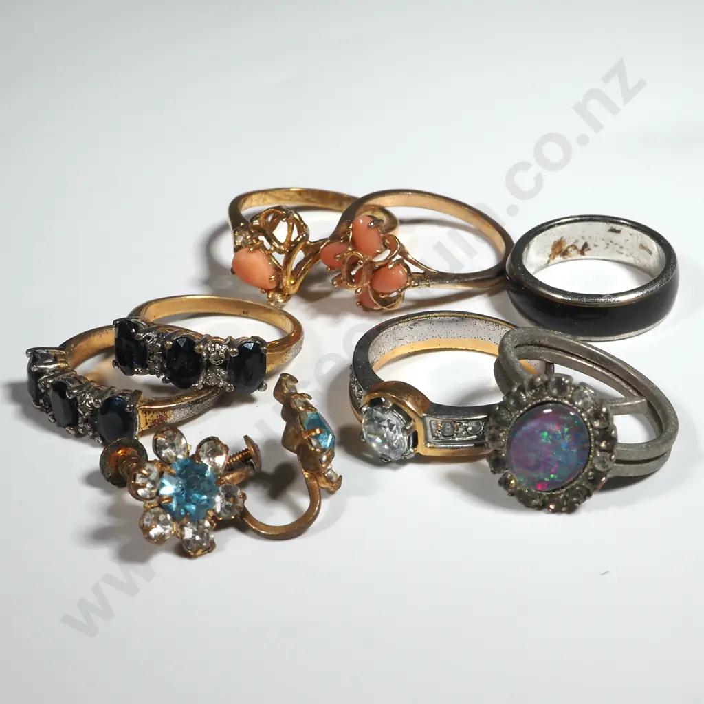 Assorted Lot of Costume Women's Rings. Image 1++