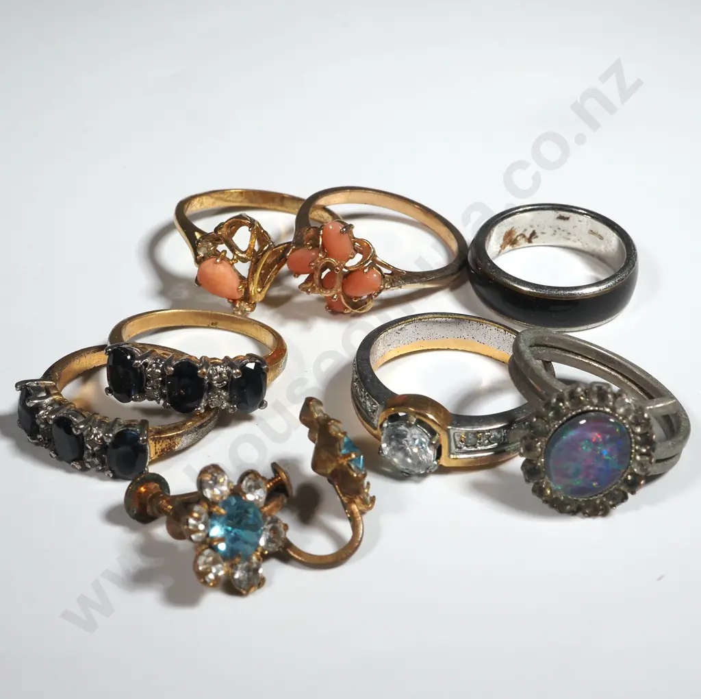 Assorted Lot of Costume Women's Rings. Image 1++