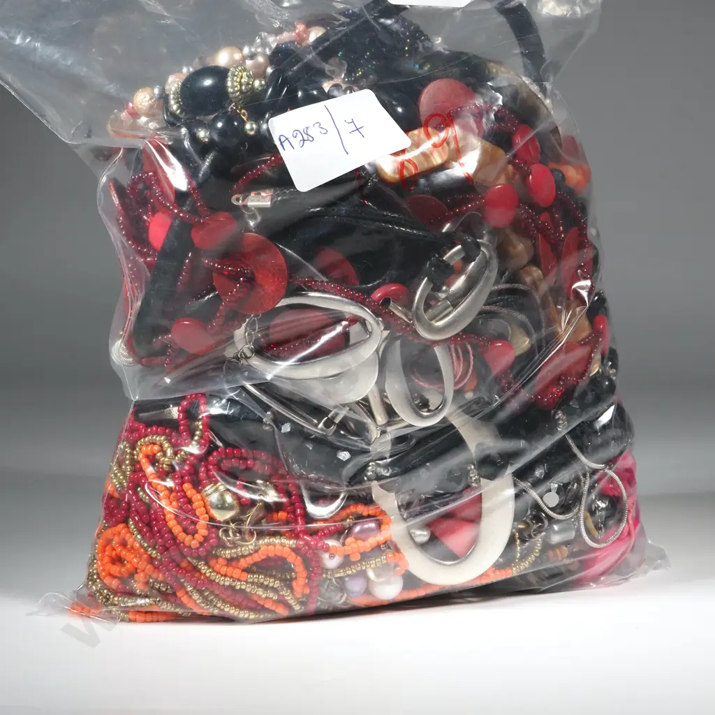 Bag Of Costume Jewellery - Largely Necklaces  Image 1++