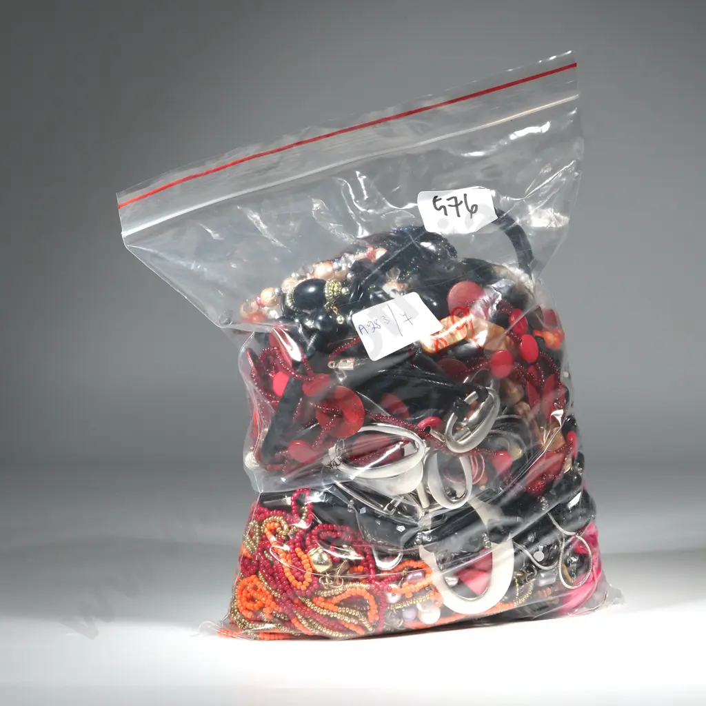 Bag Of Costume Jewellery - Largely Necklaces  Image 1++