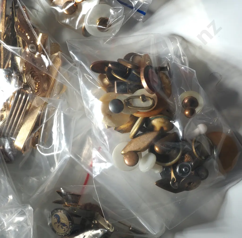 An Assorted Lot of Gentleman's Jewellery. Image 1++