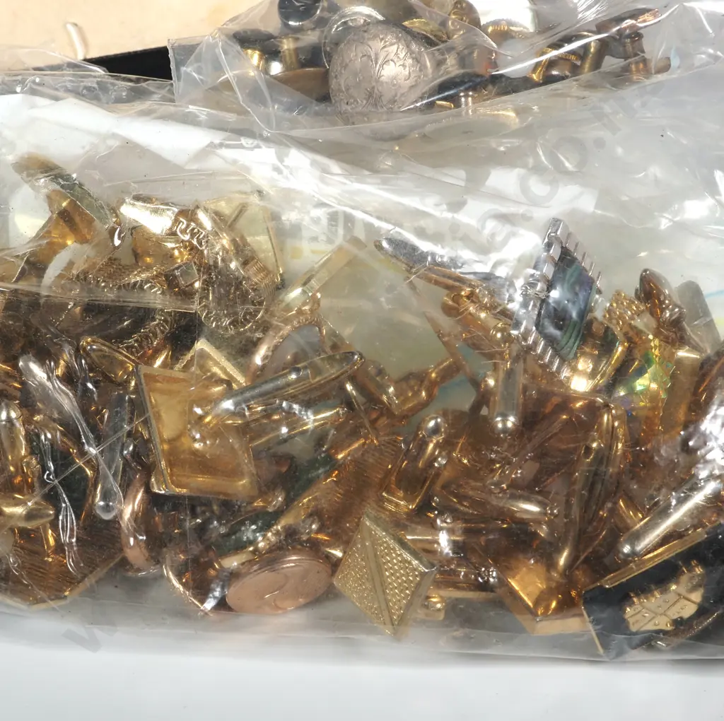 An Assorted Lot of Gentleman's Jewellery. Image 1++