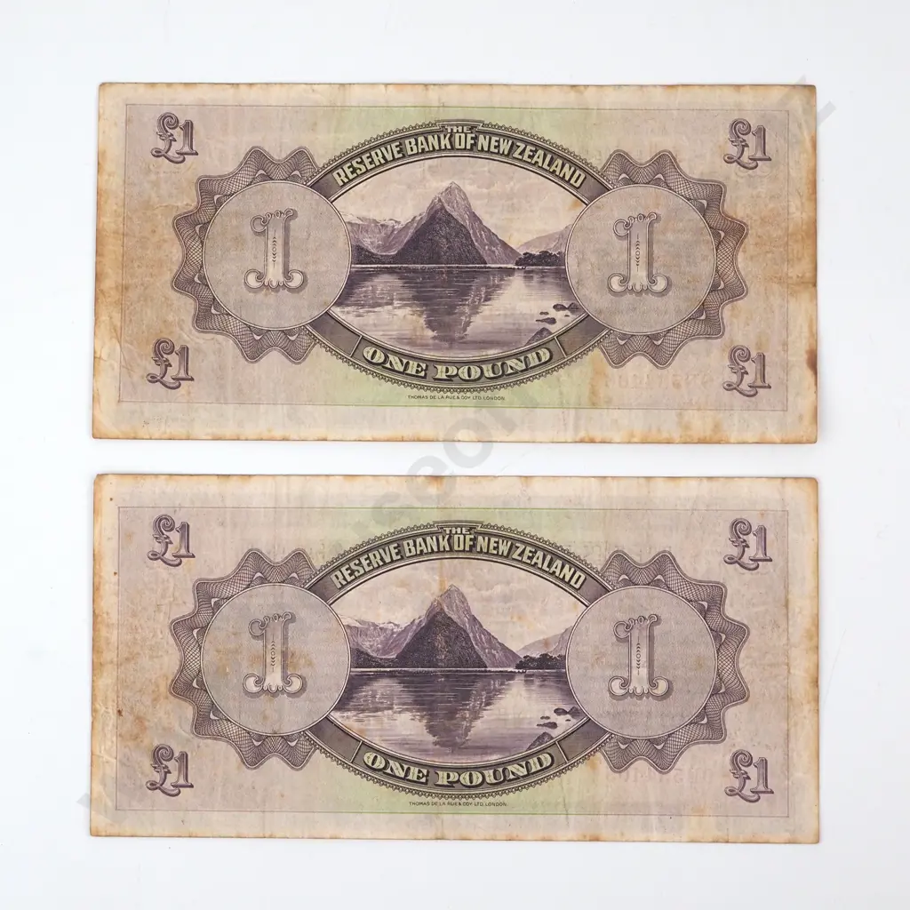 ONE POUND CONSECUTIVELY NUMBERED PAIR, SERIALS 9B 534405 / 6, FINE, C.V. $700 Image 1++