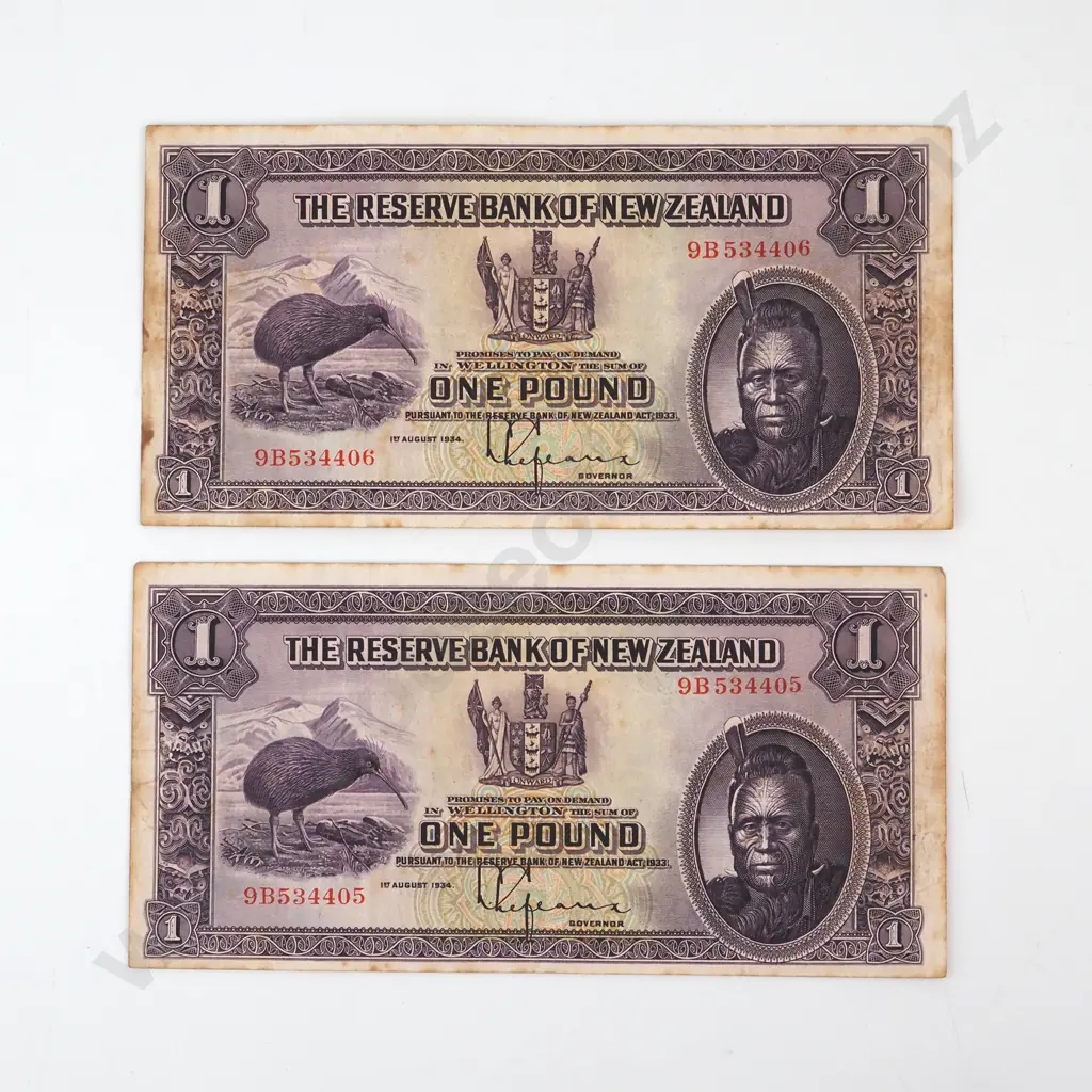 ONE POUND CONSECUTIVELY NUMBERED PAIR, SERIALS 9B 534405 / 6, FINE, C.V. $700 Image 1++