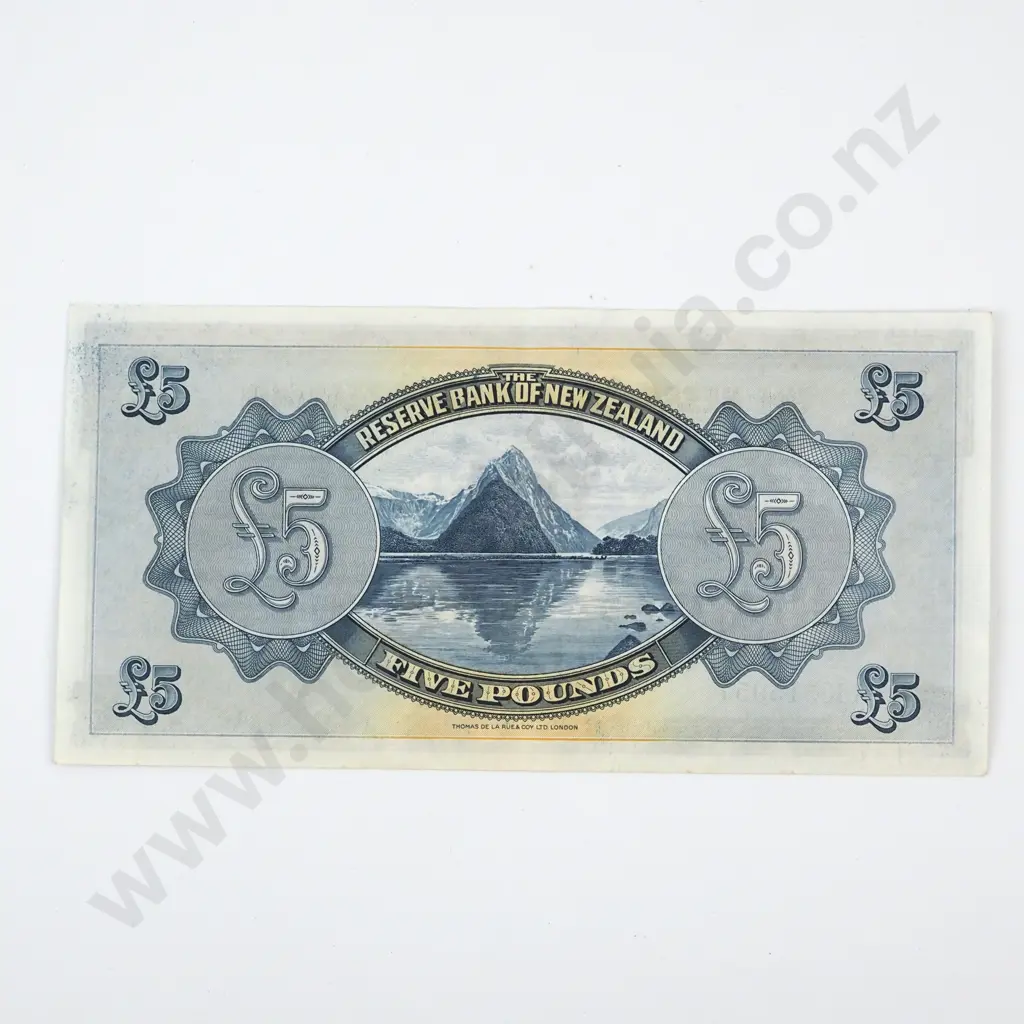 FIVE POUNDS, SERIAL 1K 515957, ALMOST UNCIRCULATED, C.V. $3750 - CONSECUTIVE WITH FOLLOWING TWO LOTS Image 1++