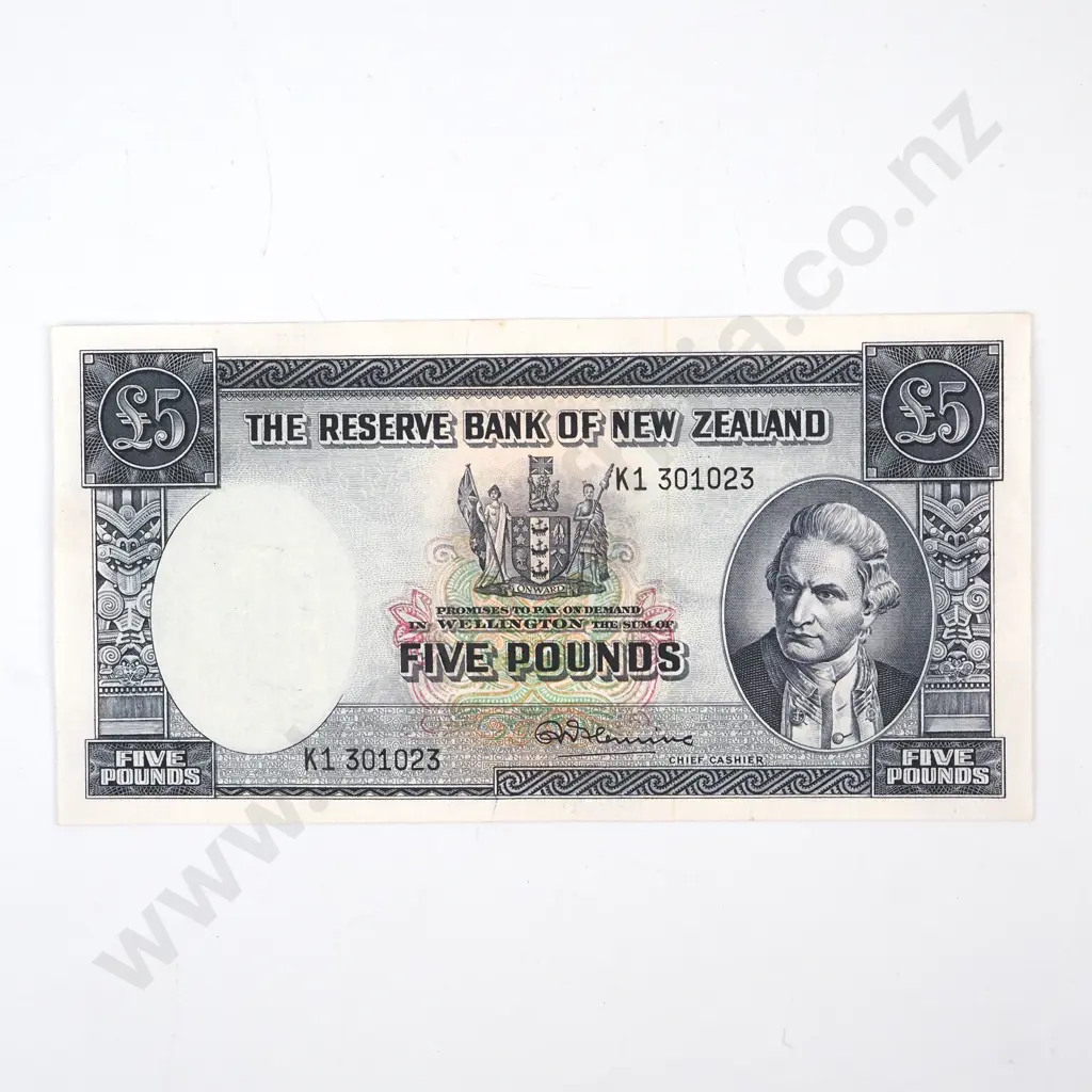 FIVE POUNDS, FLEMING SIGNATURE, SERIAL K1 301023, VERY FINE, C.V. $80 Image 1++
