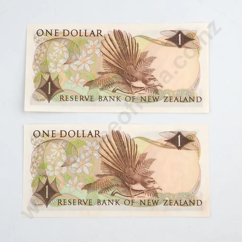 CONSECUTIVELY NUMBERED PAIR HARDIE TYPE 1 SIGNATURE, SERIALS E25 000534 / 5 ( LOW NUMBERS )( FIRST PREFIX OF SIGNATURE ), UNCIRCULATED, C.V. $360 Image 1++