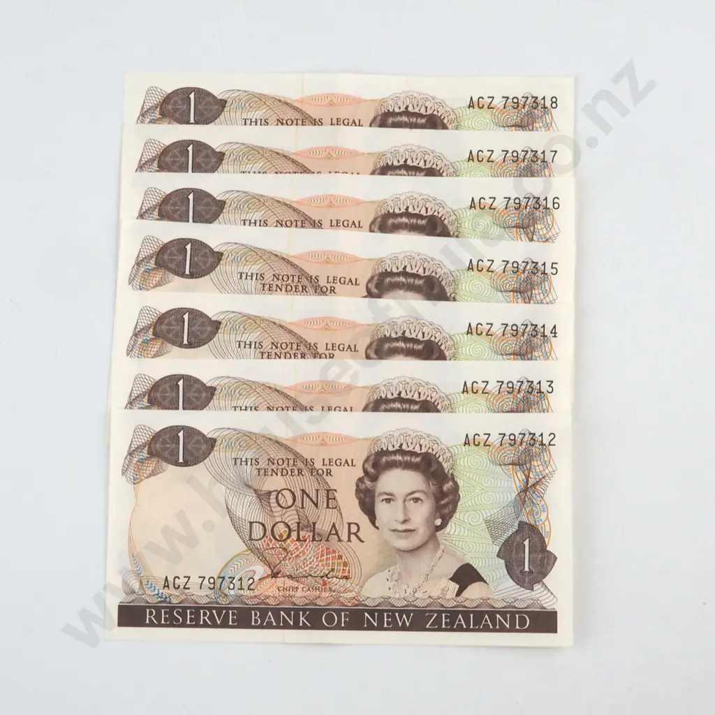 7 X CONSECUTIVELY NUMBERED HARDIE TYPE 2 SIGNATURE, SERIALS ACZ 797312 TO ACZ 797318, ALMOST UNCIRCULATED, C.V. $63 Image 1++