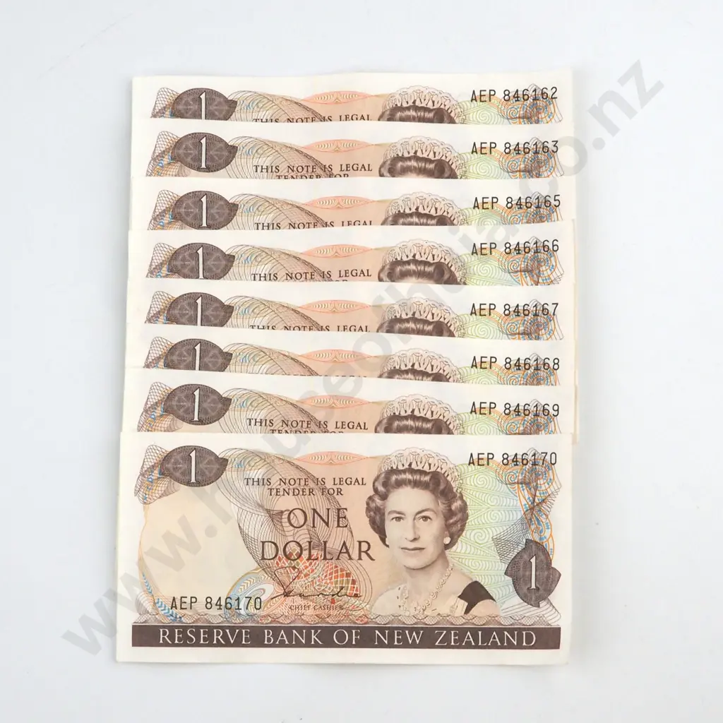 8 X CONSECUTIVELY NUMBERED HARDIE TYPE 2 SIGNATURE, SERIALS AEP 846162 TO AEP 846170, ALMOST UNCIRCULATED, C.V. $72 Image 1++