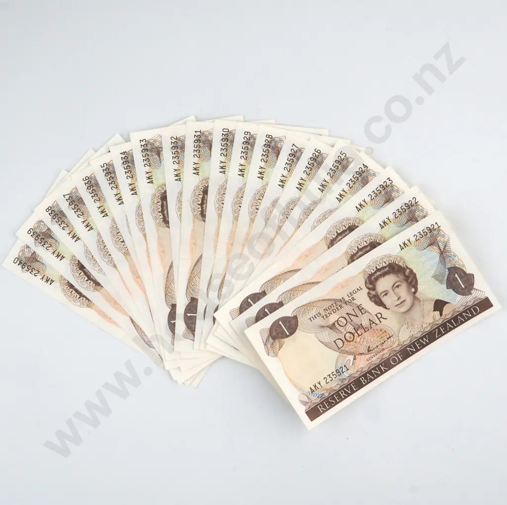 20 X CONSECUTIVELY NUMBERED RUSSELL SIGNATURE, SERIALS AKY235921 TO AKY 235940, ALMOST UNCIRCULATED, C.V. $180 Image 1++