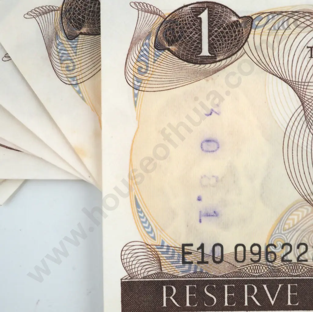 9 X KNIGHT SIGNATURE, PREFIXES  E10, C15, H17, H18, H19, Y19, C21, B25, B27,  FINE TO EXTREMELY FINE Image 1++