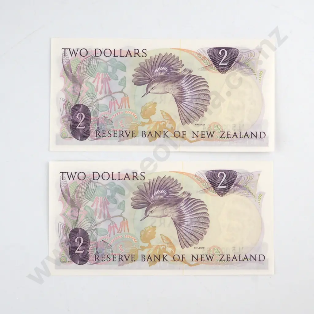 CONSECUTIVELY NUMBERED PAIR KNIGHT SIGNATURE, SERIALS 1L5 000163 / 4 ( LOW NUMBERS ) ( FIRST PREFIX OF SIGNATURE ), UNCIRCULATED, C.V. $280 Image 1++